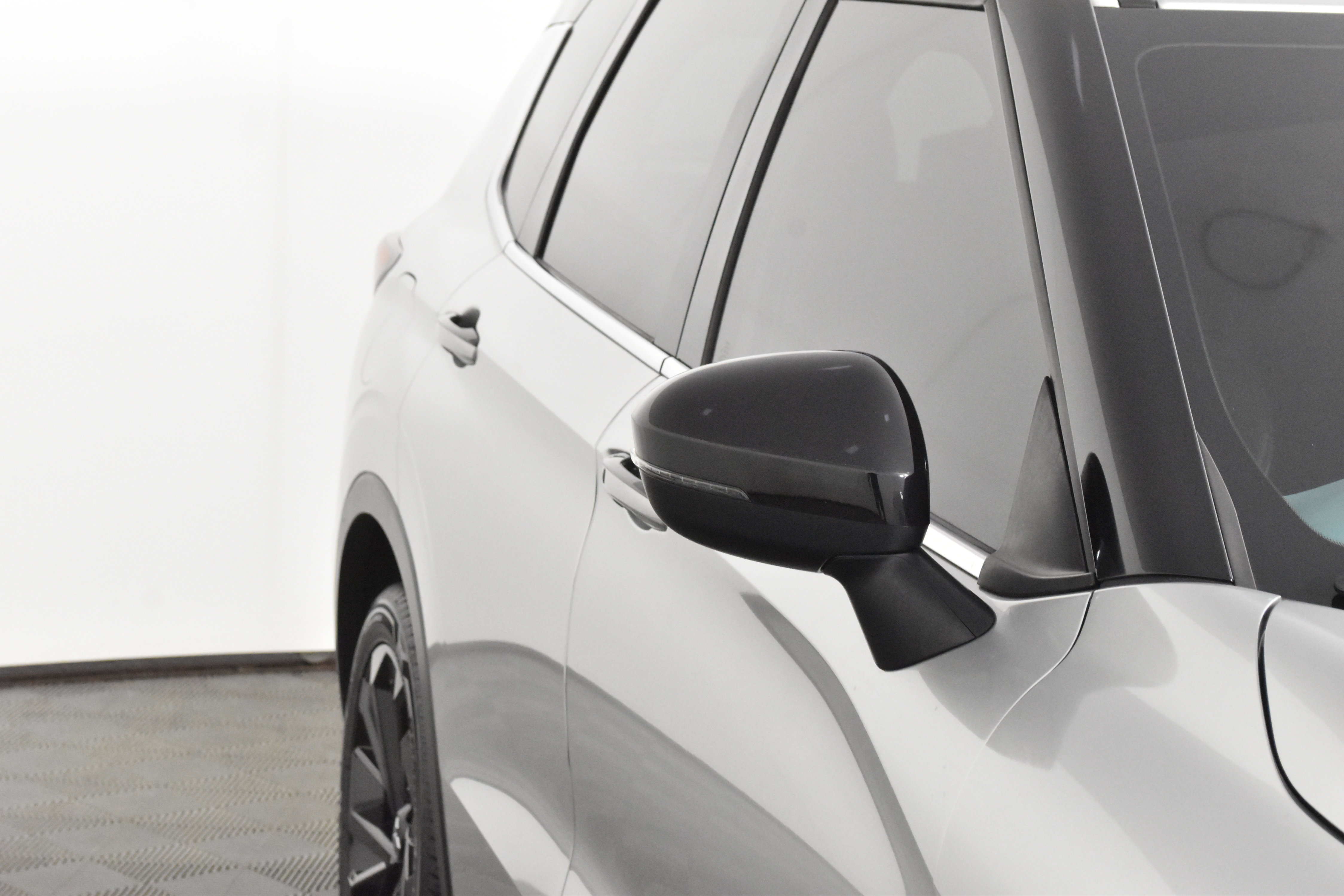 2022 Mitsubishi Outlander Black Edition LE SEL GT photo 3