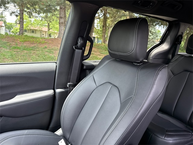 2025 Chrysler Voyager LX photo 22