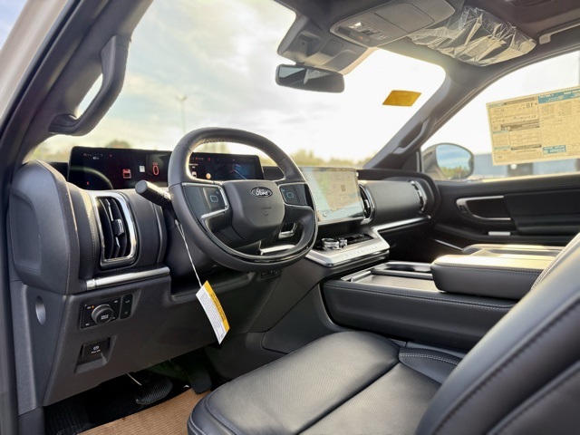 2025 Ford Expedition MAX Platinum photo 13
