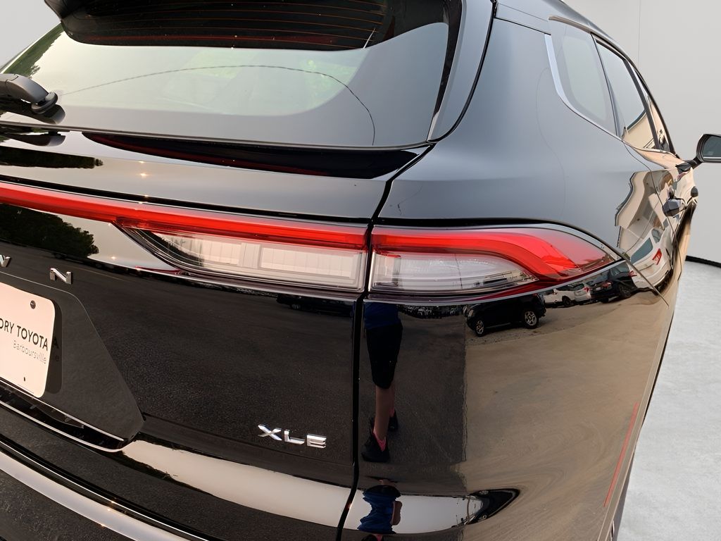 2025 Toyota Crown Signia XLE photo 29