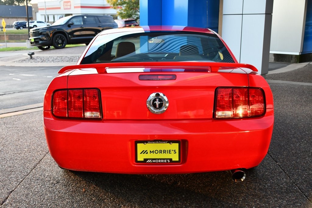 2005 Ford Mustang photo 6