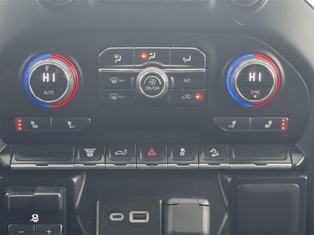 2023 Chevrolet Silverado 3500HD LT photo 32
