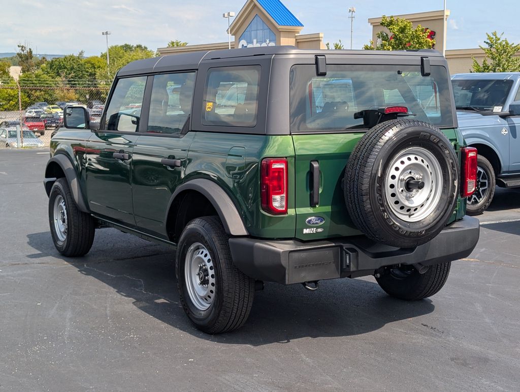 2025 Ford Bronco Base photo 4