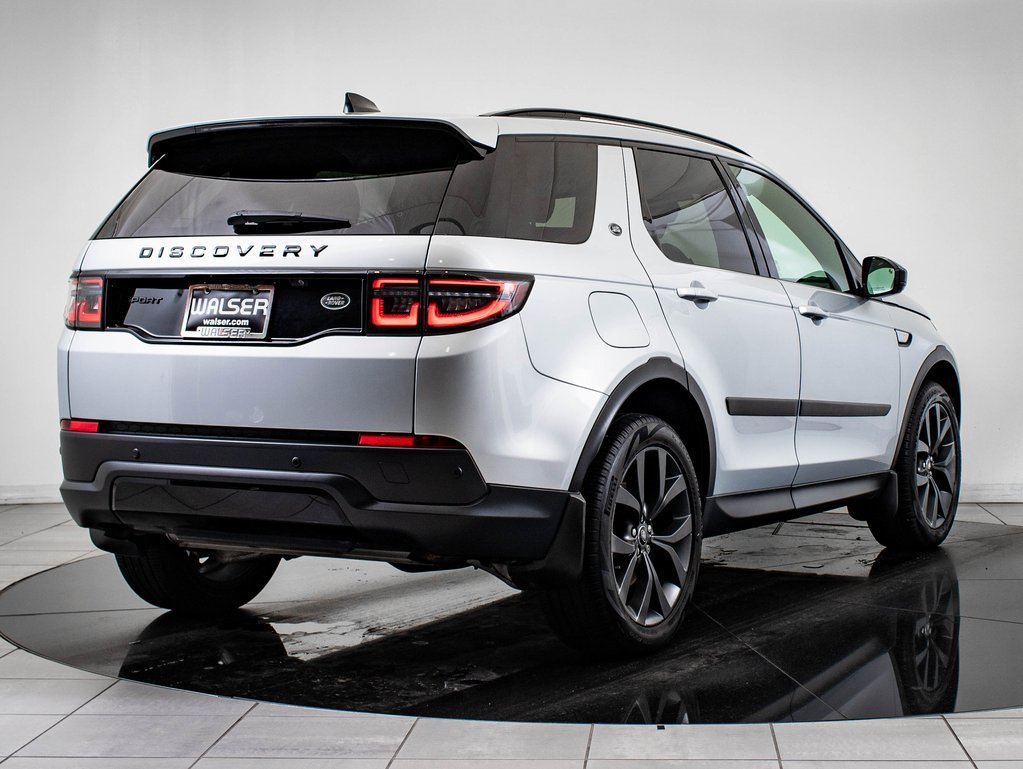 2022 Land Rover Discovery Sport SE photo 10
