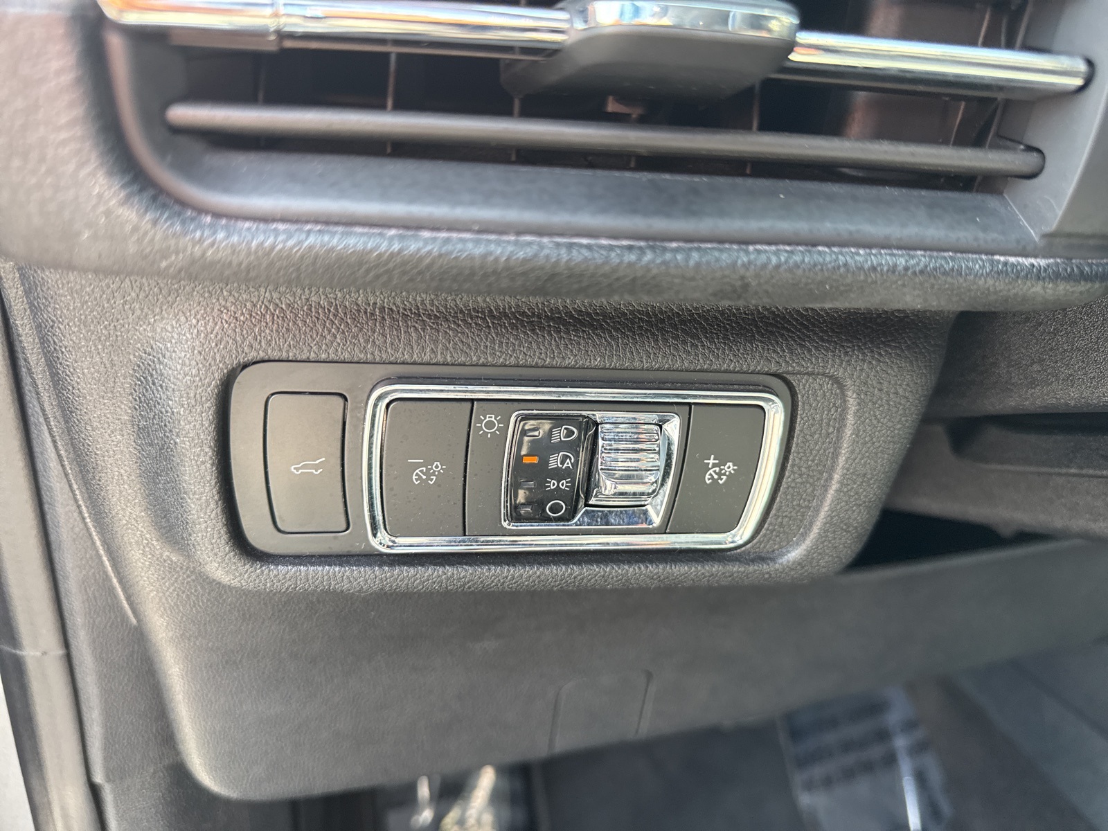 2021 Lincoln Corsair Standard photo 20