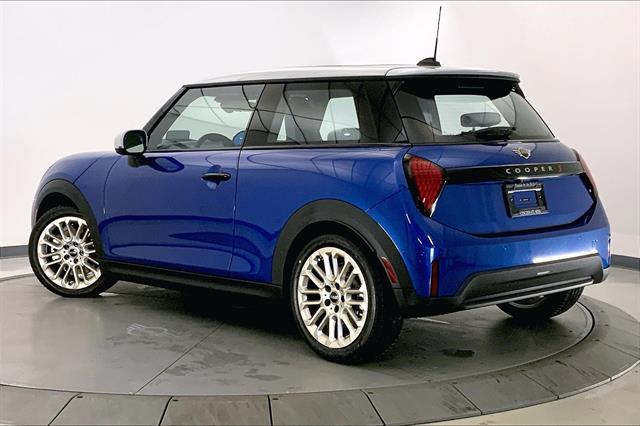 2025 Mini Cooper S Hardtop 2 Door photo 2