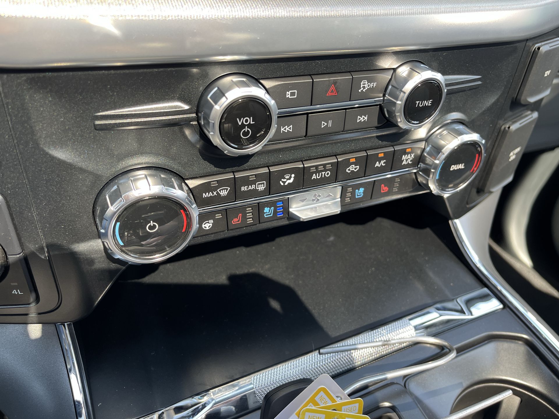 2025 Ford F-150 Lariat photo 4
