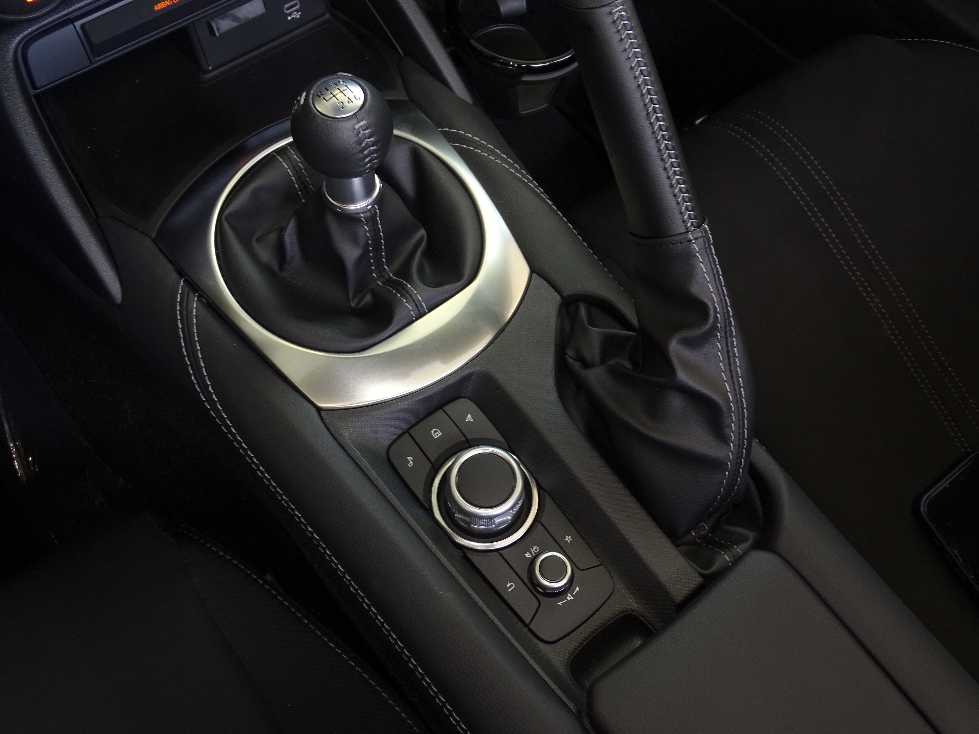 2025 Mazda MX-5 Miata Miata photo 2