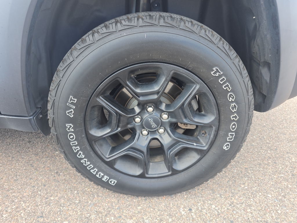 2019 Jeep Cherokee Trailhawk photo 11