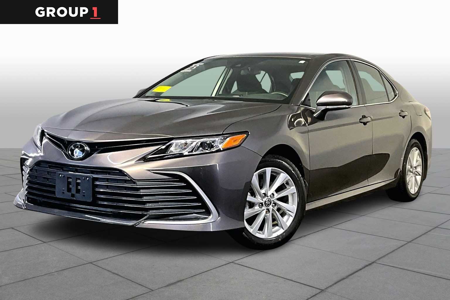2023 Toyota Camry LE's photo