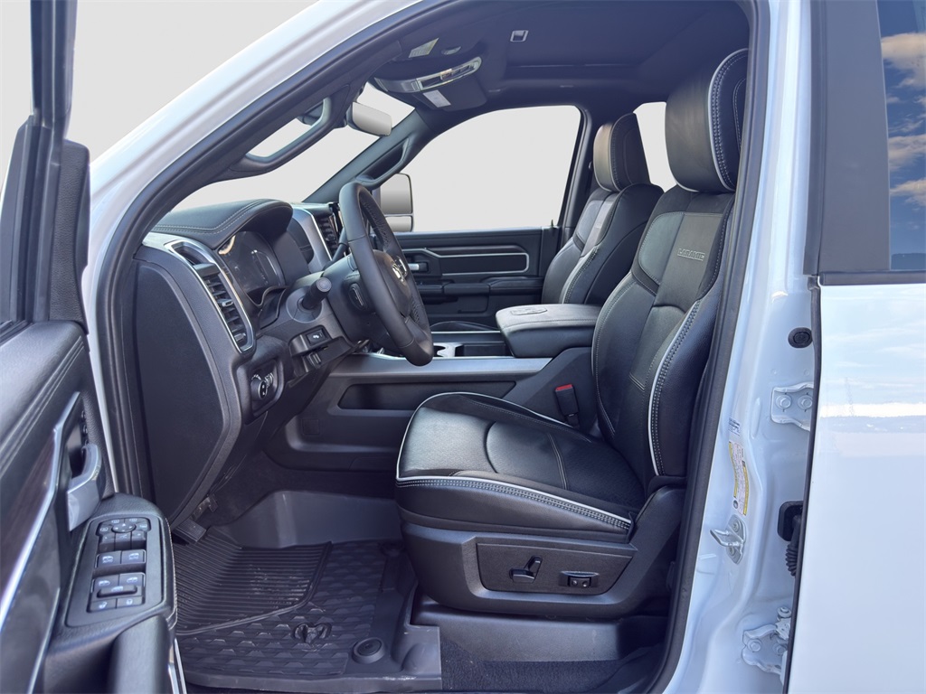 2025 Ram 2500 Laramie photo 9