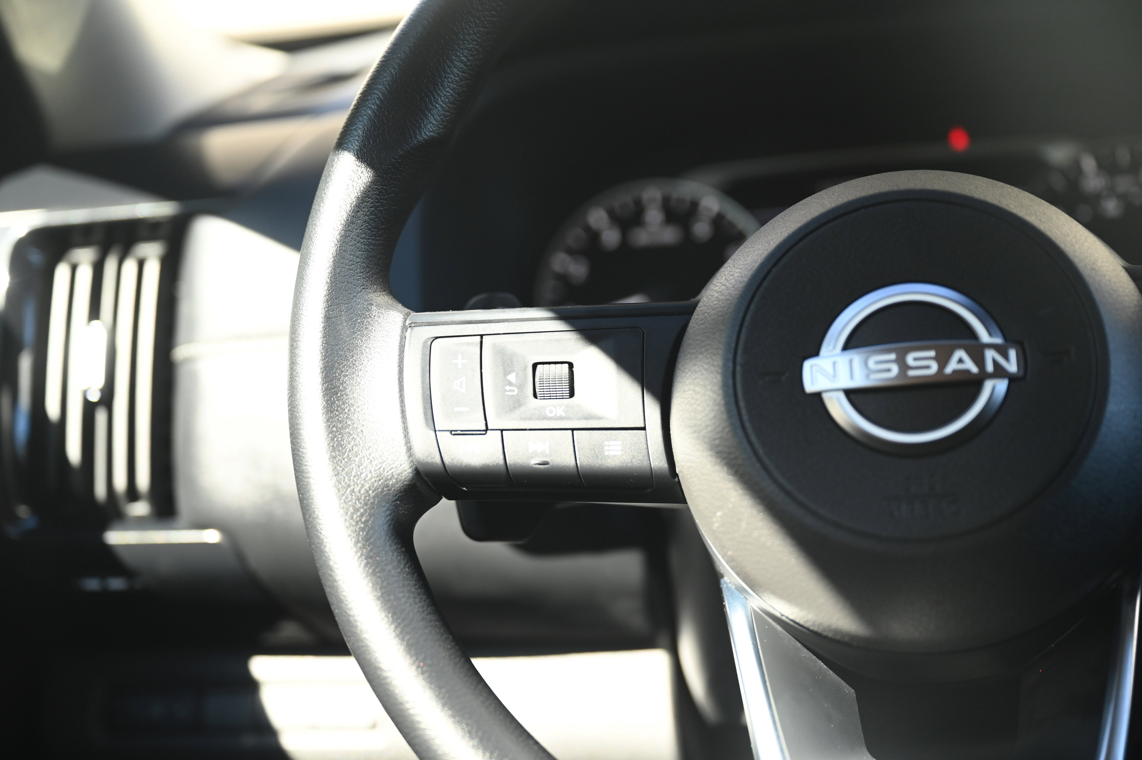 2024 Nissan Pathfinder S photo 32