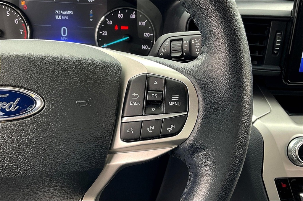 2022 Ford Explorer XLT photo 16