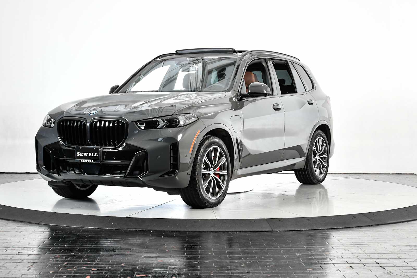 2026 BMW X5 50e's photo