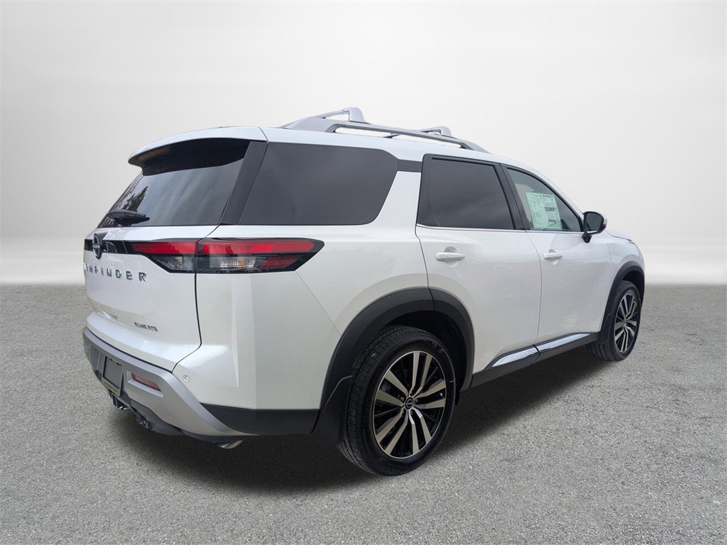 2025 Nissan Pathfinder Platinum photo 3