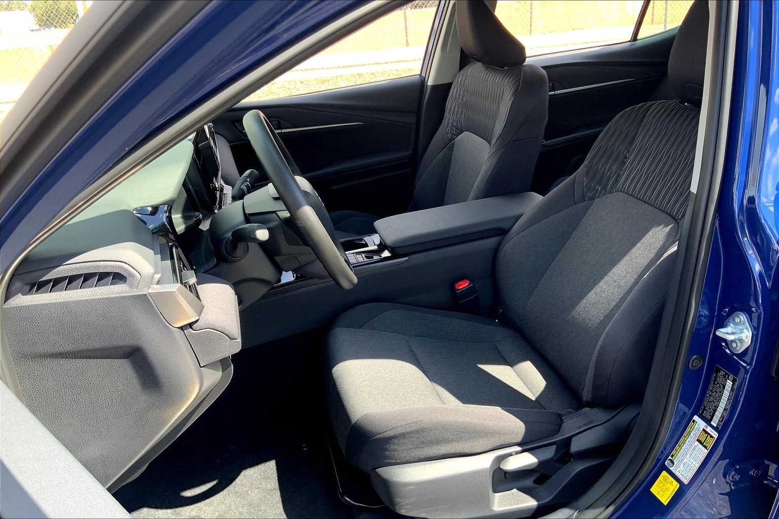 2025 Toyota Camry LE photo 7