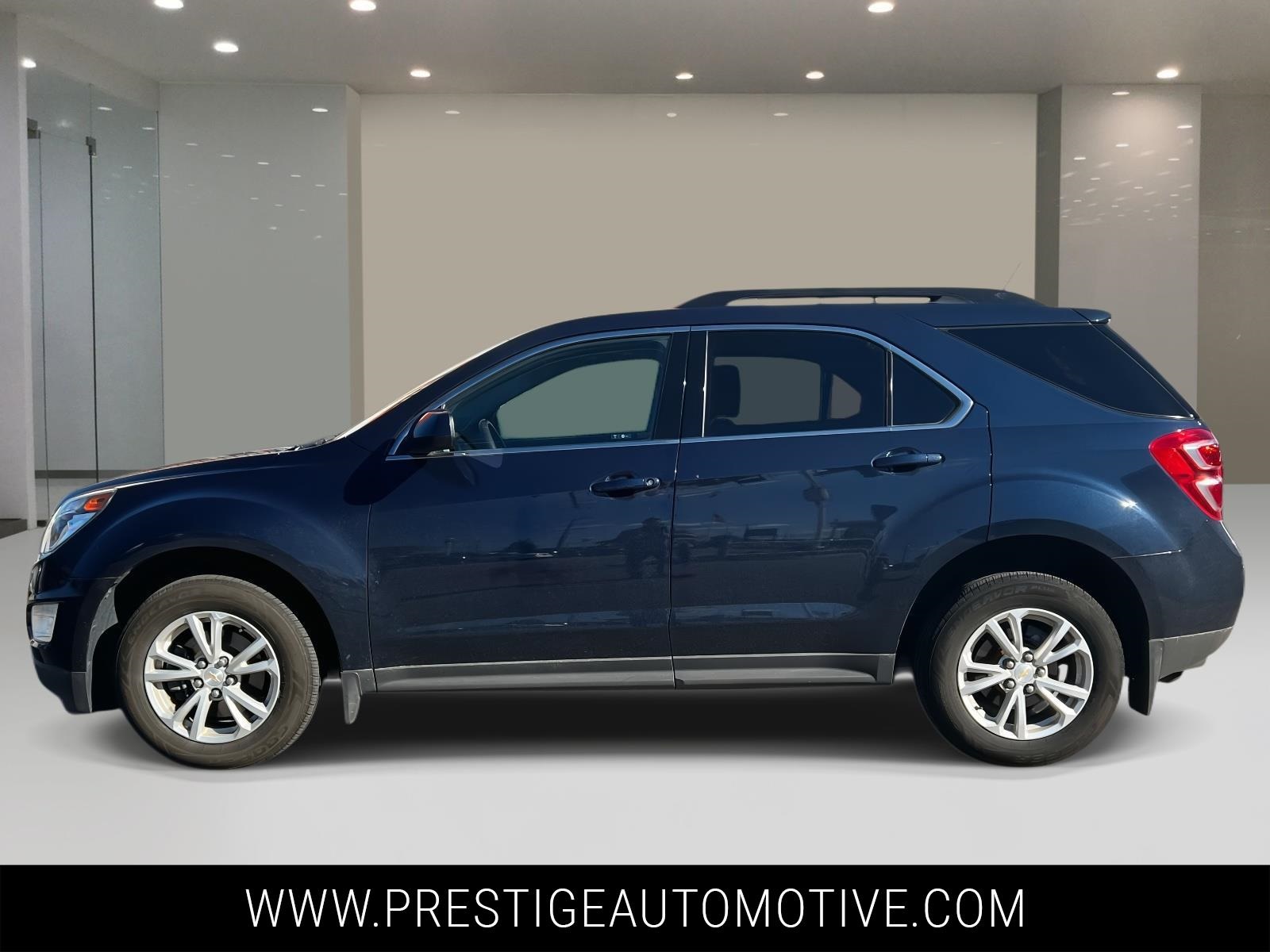 2017 Chevrolet Equinox LT photo 2