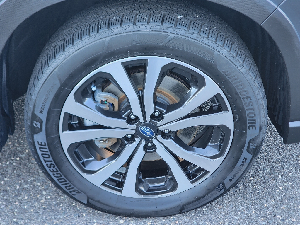 2022 Subaru Forester Limited photo 2