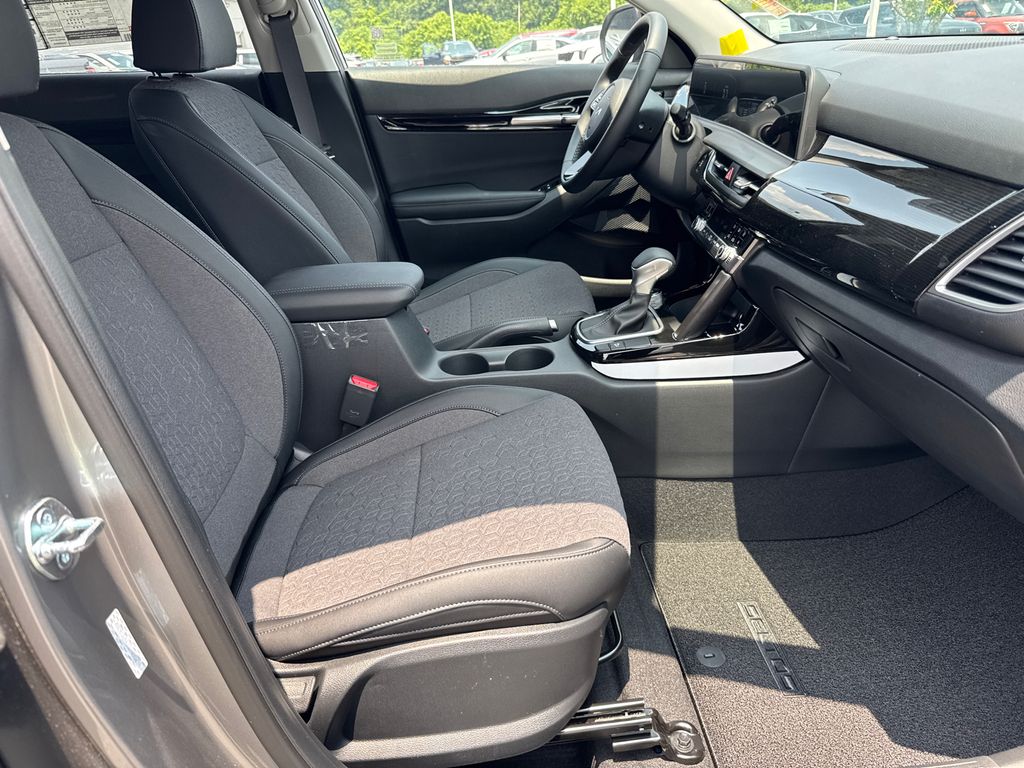 2025 Kia Seltos S photo 12