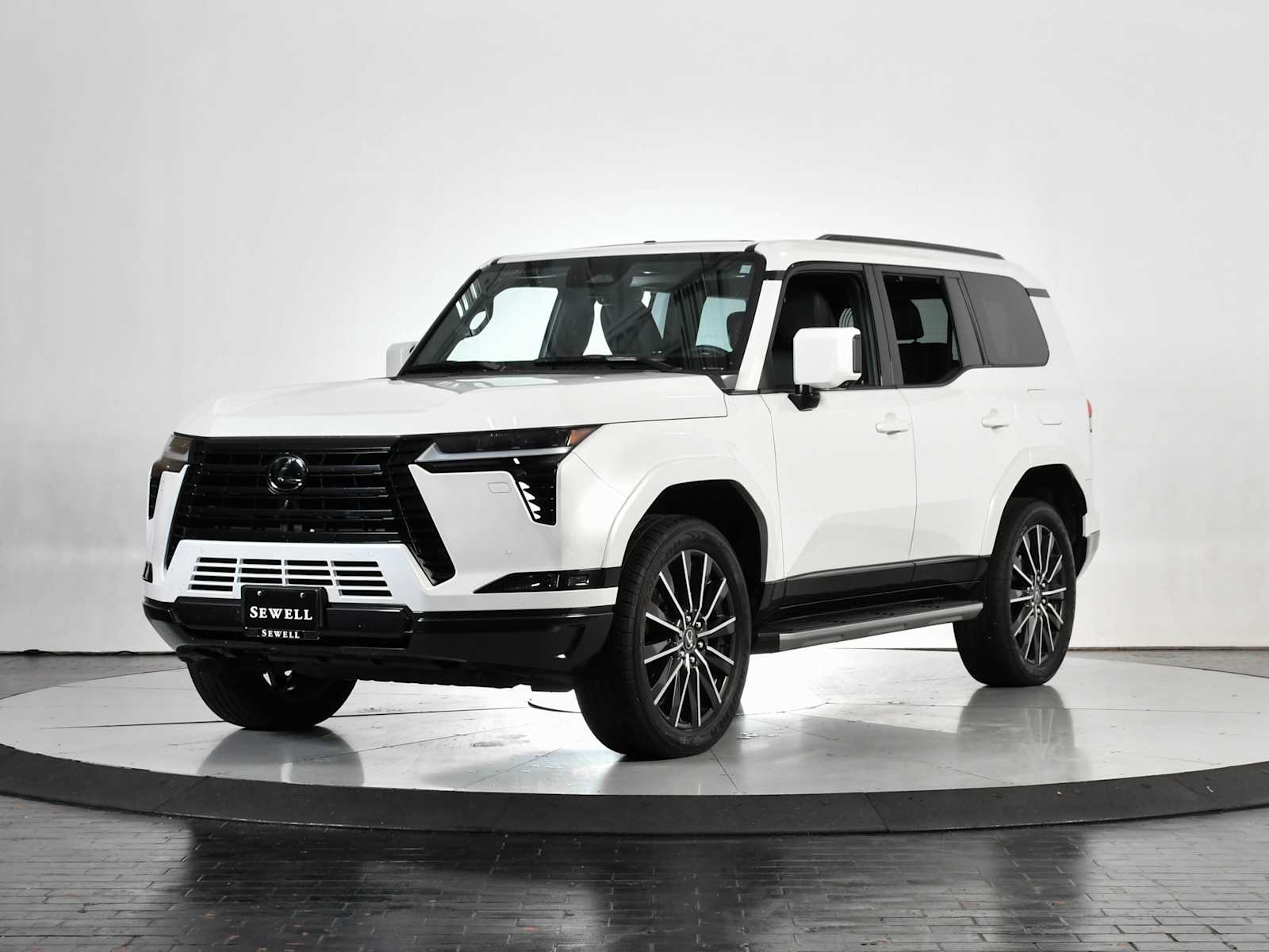 2024 Lexus GX Luxury's photo