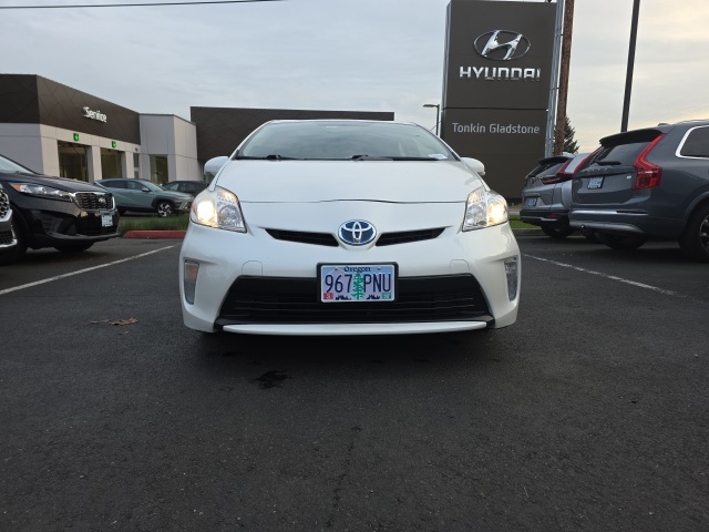 2015 Toyota Prius Four photo 3