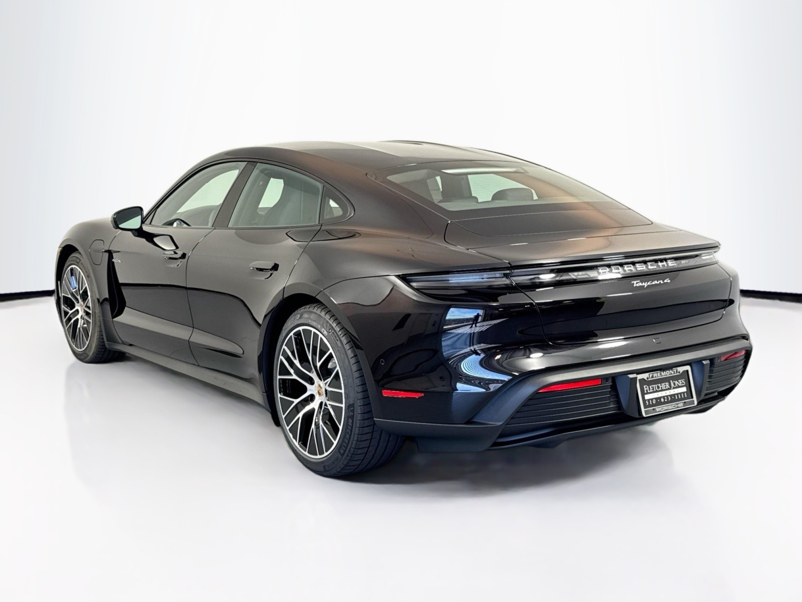 2025 Porsche Taycan 4 photo 3