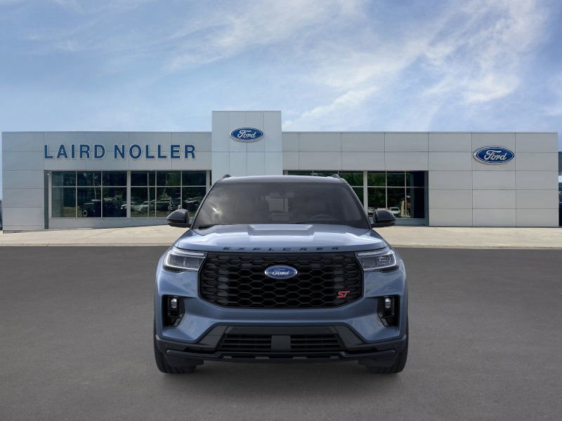 2025 Ford Explorer ST photo 4