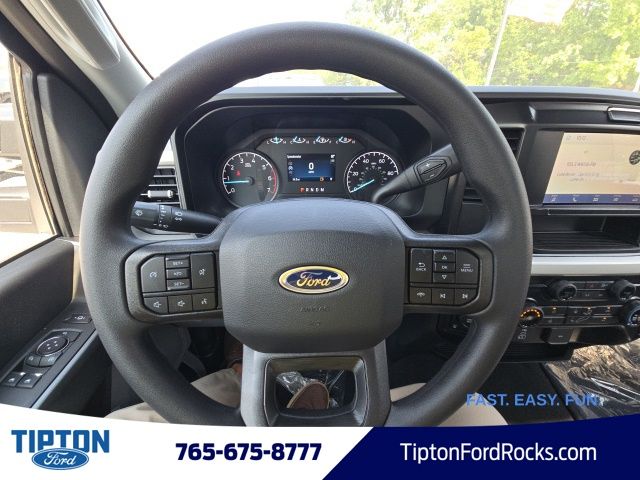 2025 Ford F-350 XLT photo 4