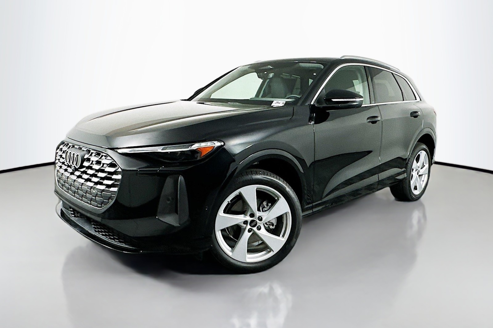 2025 Audi New Q5 Premium Plus's photo