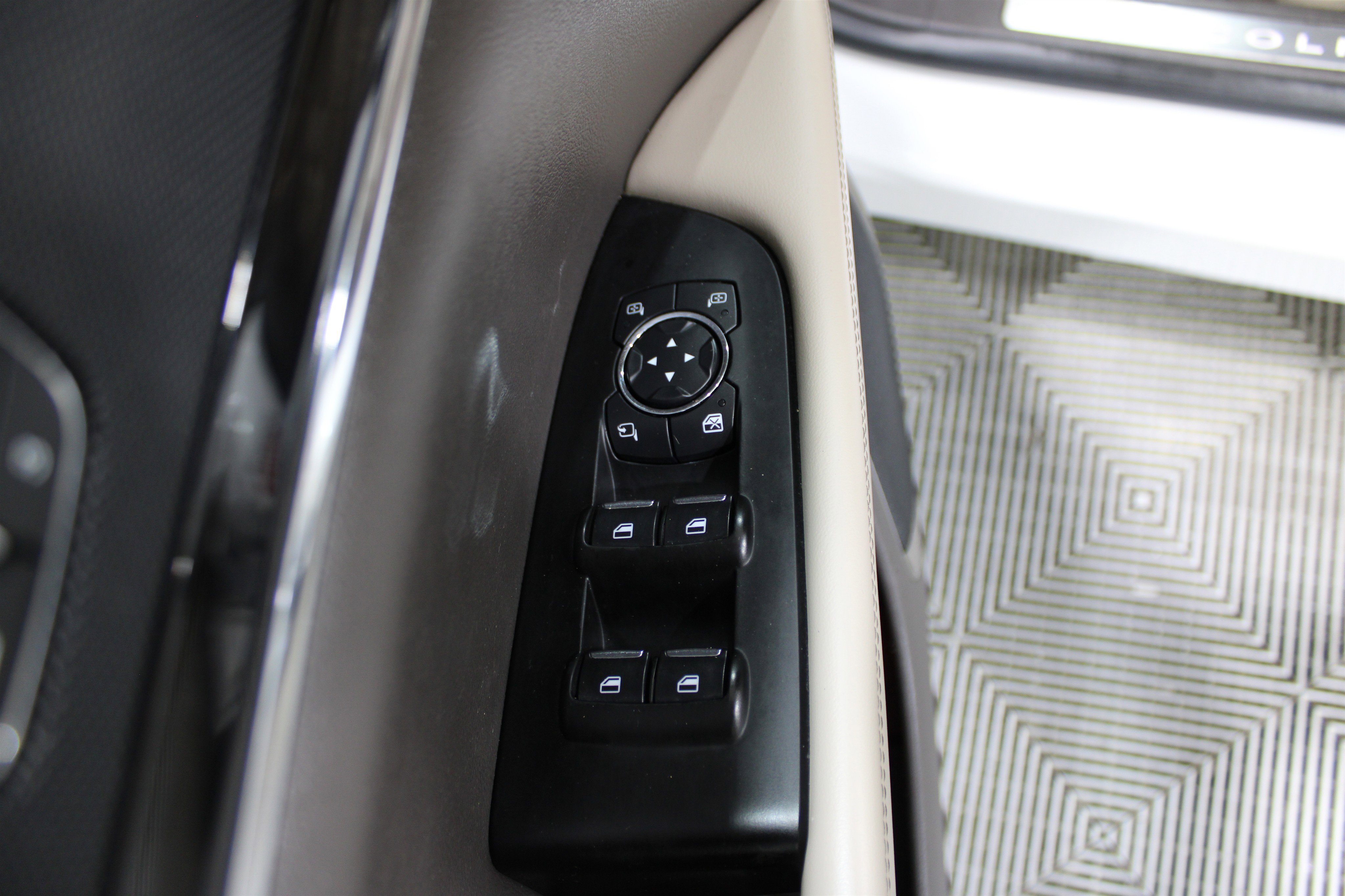 2021 Lincoln Nautilus Reserve photo 4