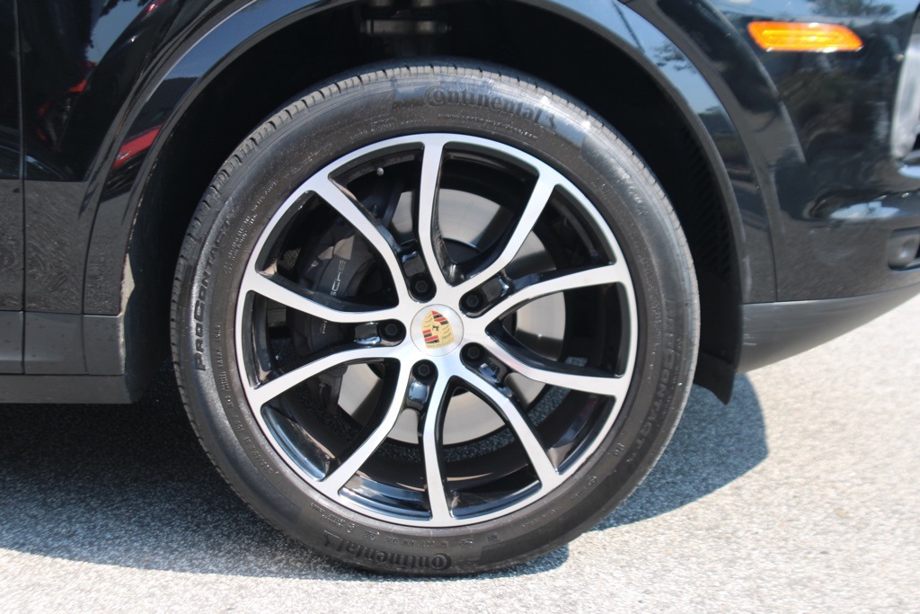 2023 Porsche Cayenne Platinum Edition photo 15