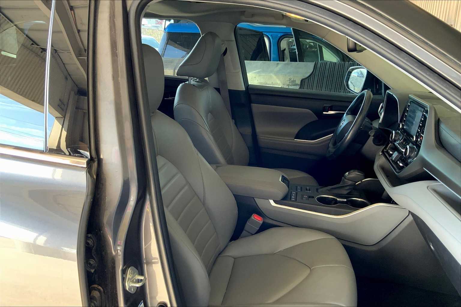 2022 Toyota Highlander XLE photo 15