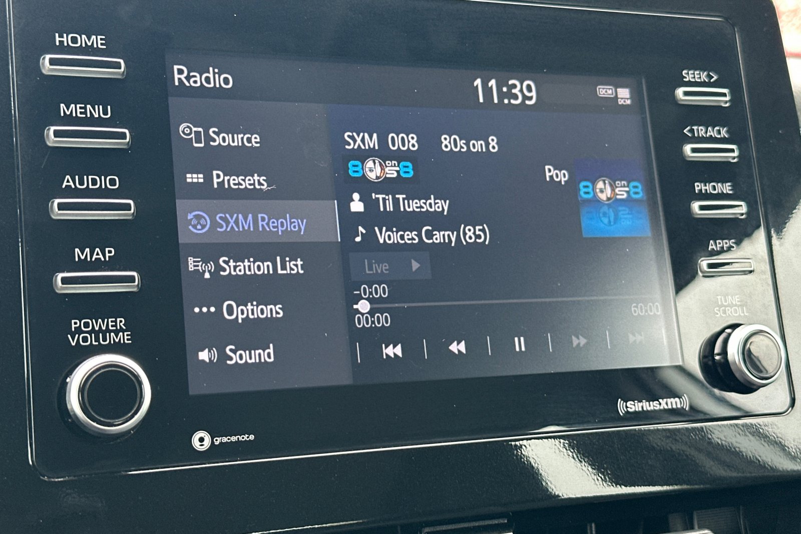 2022 Toyota Camry SE photo 16