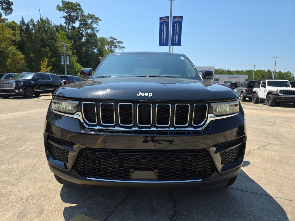 2025 Jeep Grand Cherokee Laredo X photo 2