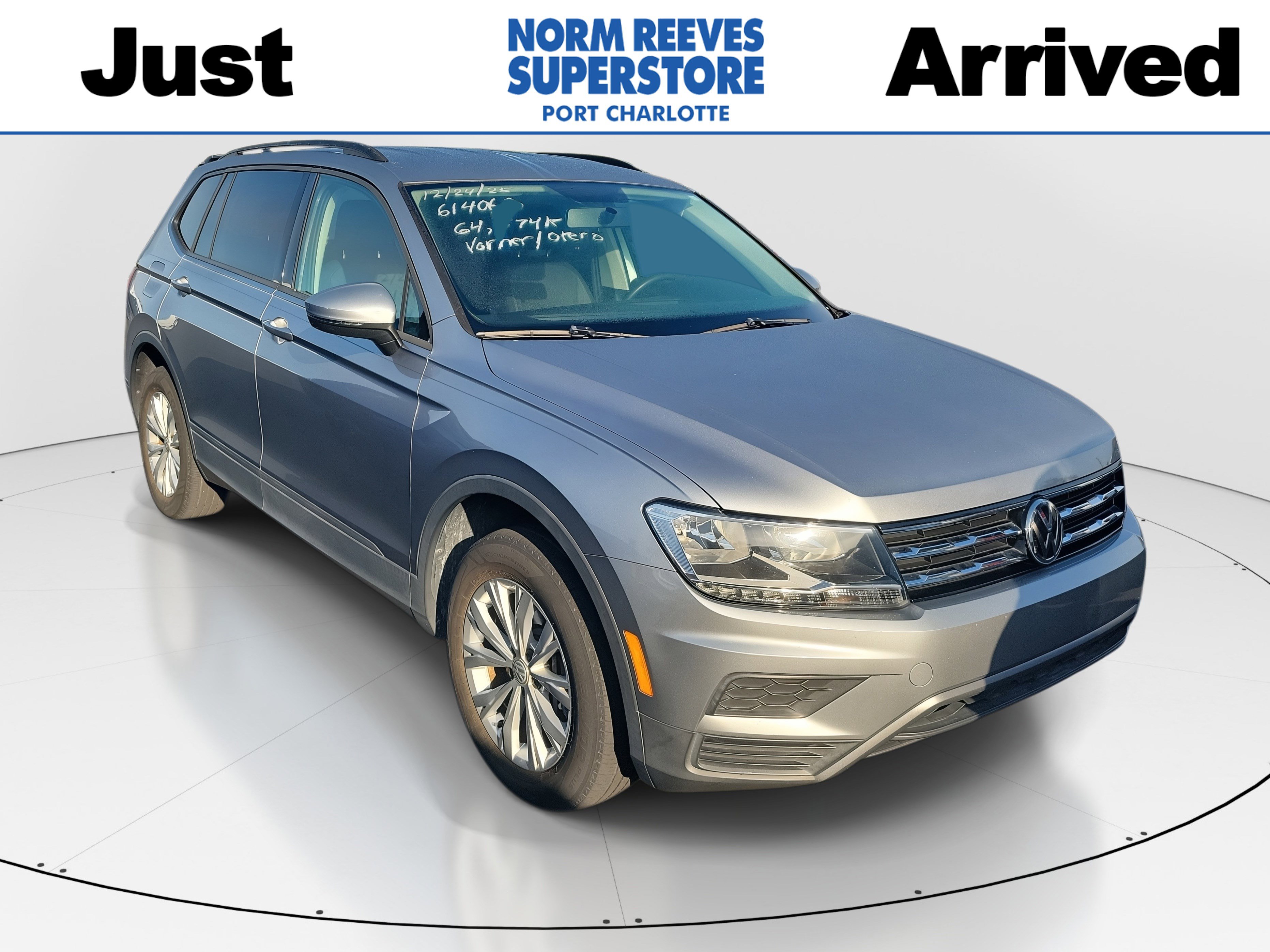 2020 Volkswagen Tiguan S's photo