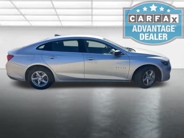 2016 Chevrolet Malibu LS photo 2
