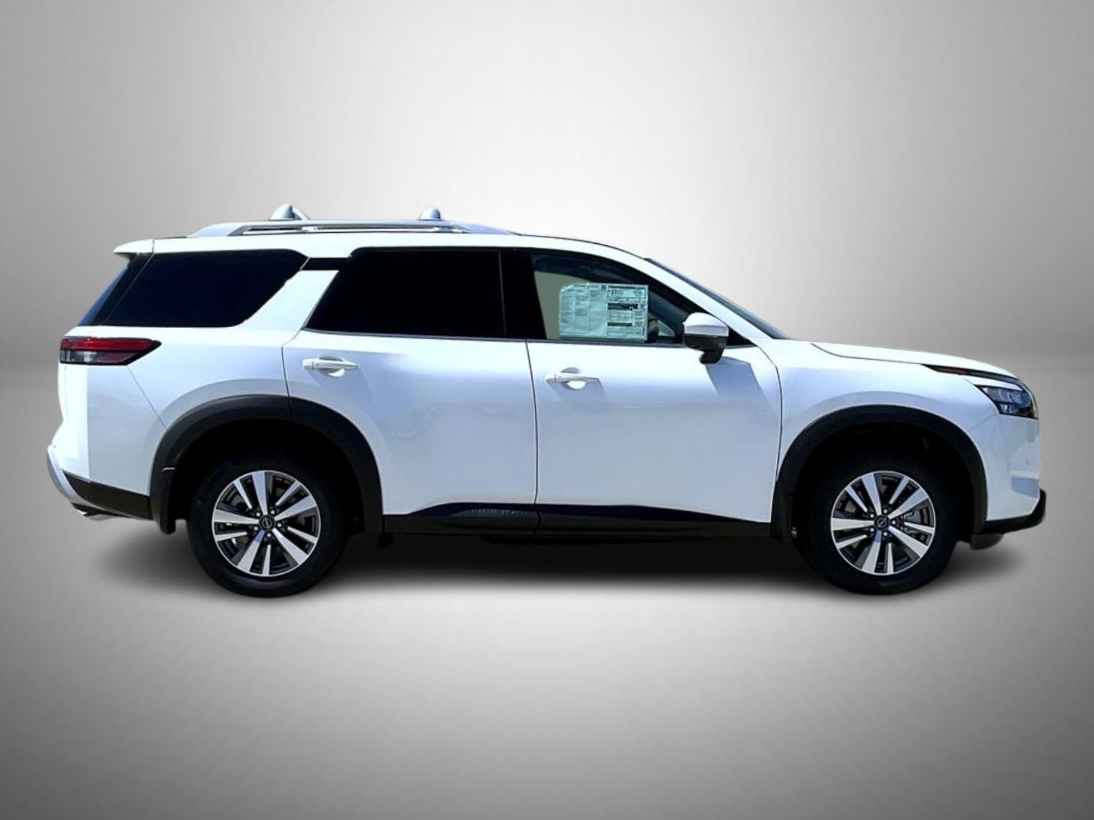 2025 Nissan Pathfinder SL photo 4