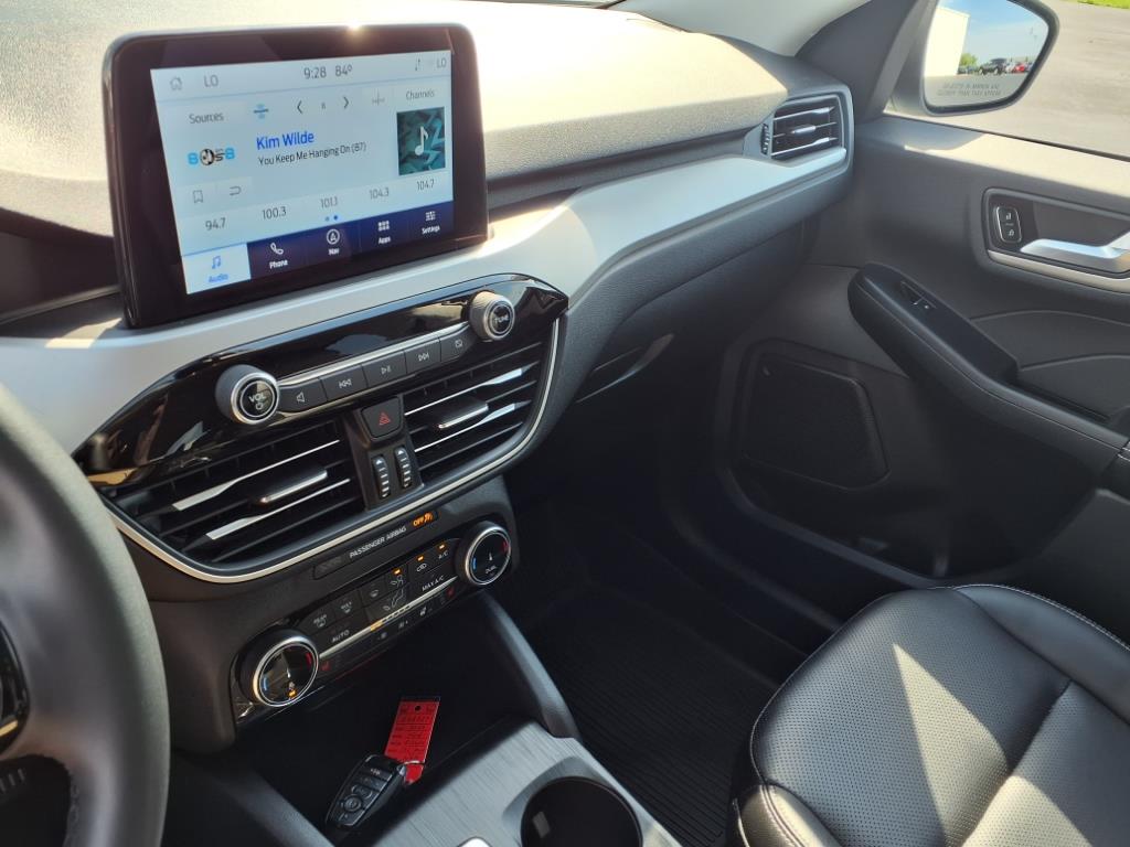 2022 Ford Escape SEL photo 6