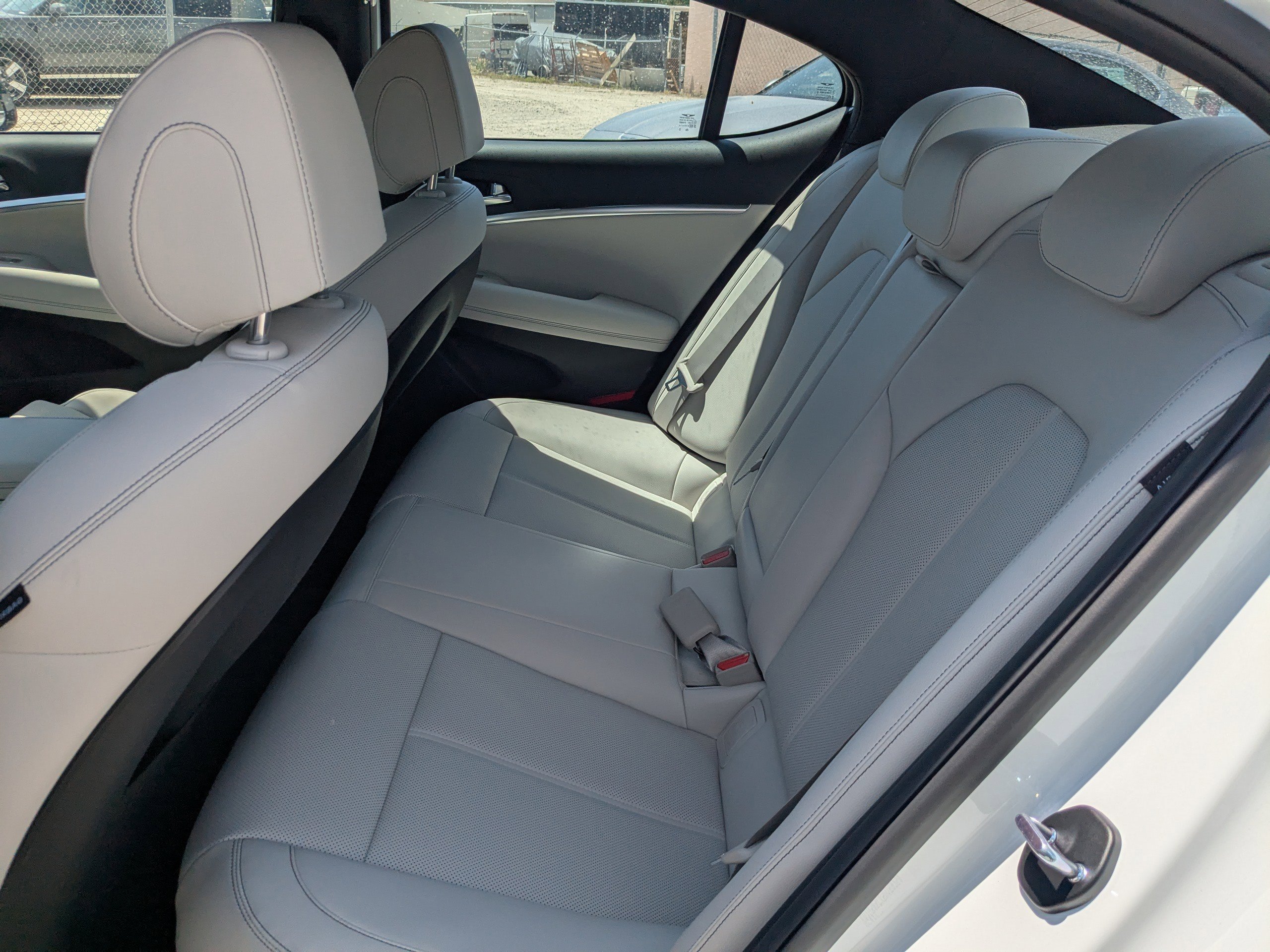 2025 Genesis G70 2.5T photo 15
