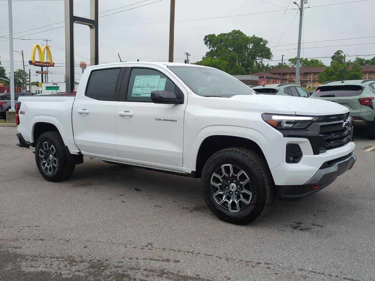 2025 Chevrolet Colorado Z71 photo 2