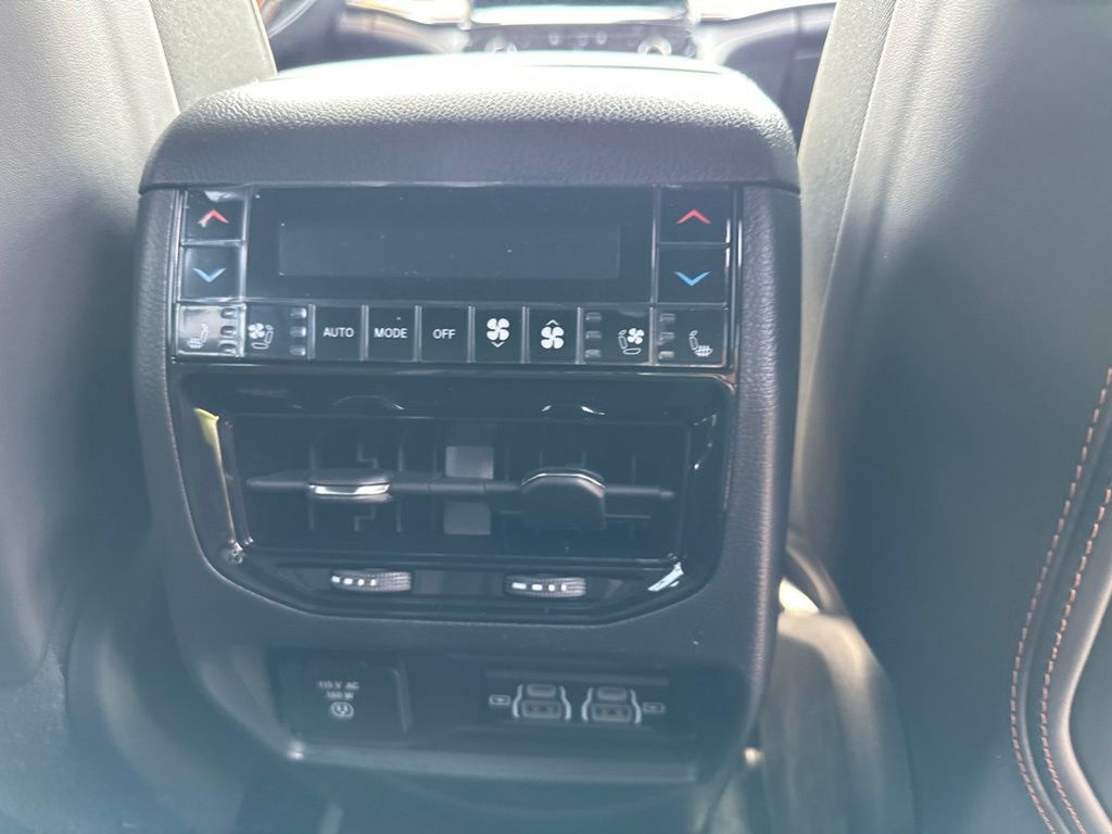 2023 Jeep Grand Cherokee Summit Reserve 4xe photo 12