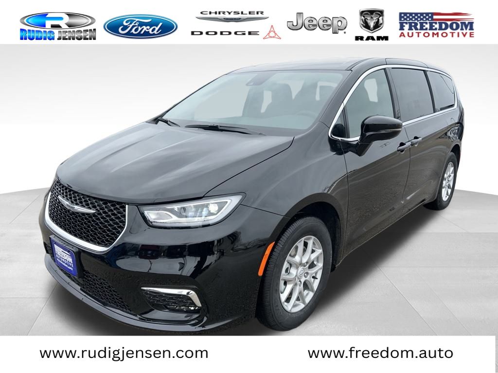 2026 Chrysler Pacifica Select's photo