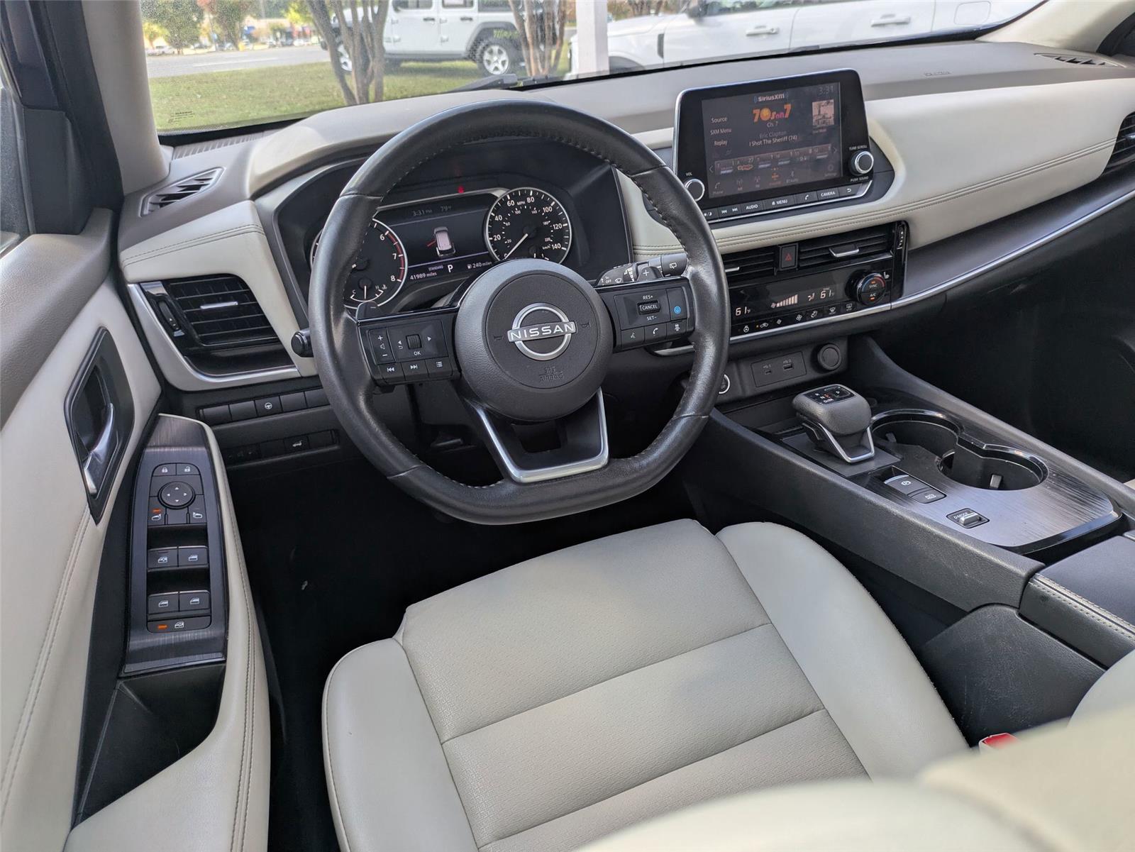 2022 Nissan Rogue SV photo 25