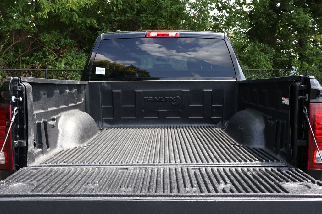 2024 Ram 1500 Classic Warlock photo 39