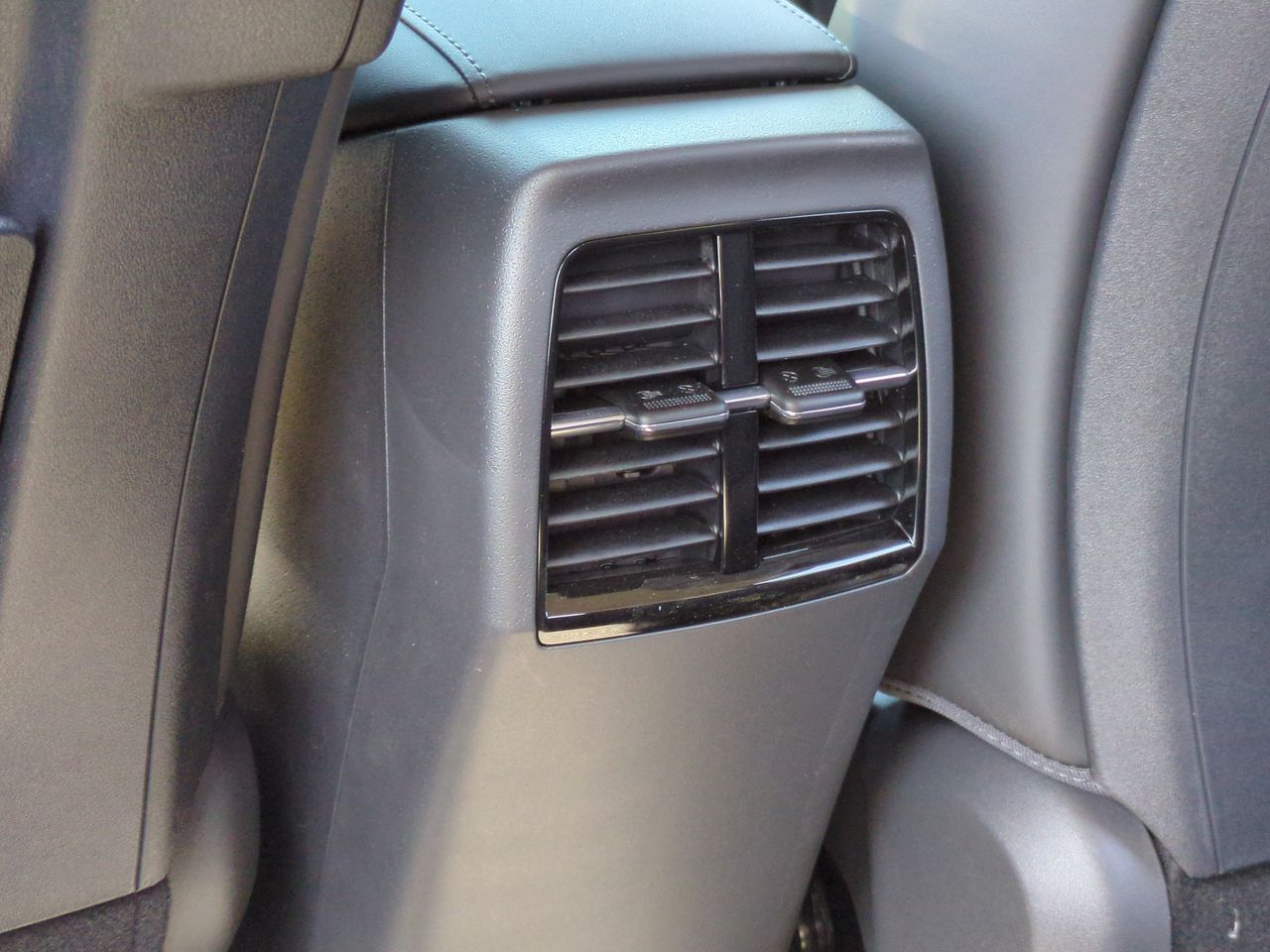 2025 Kia Niro EX photo 19