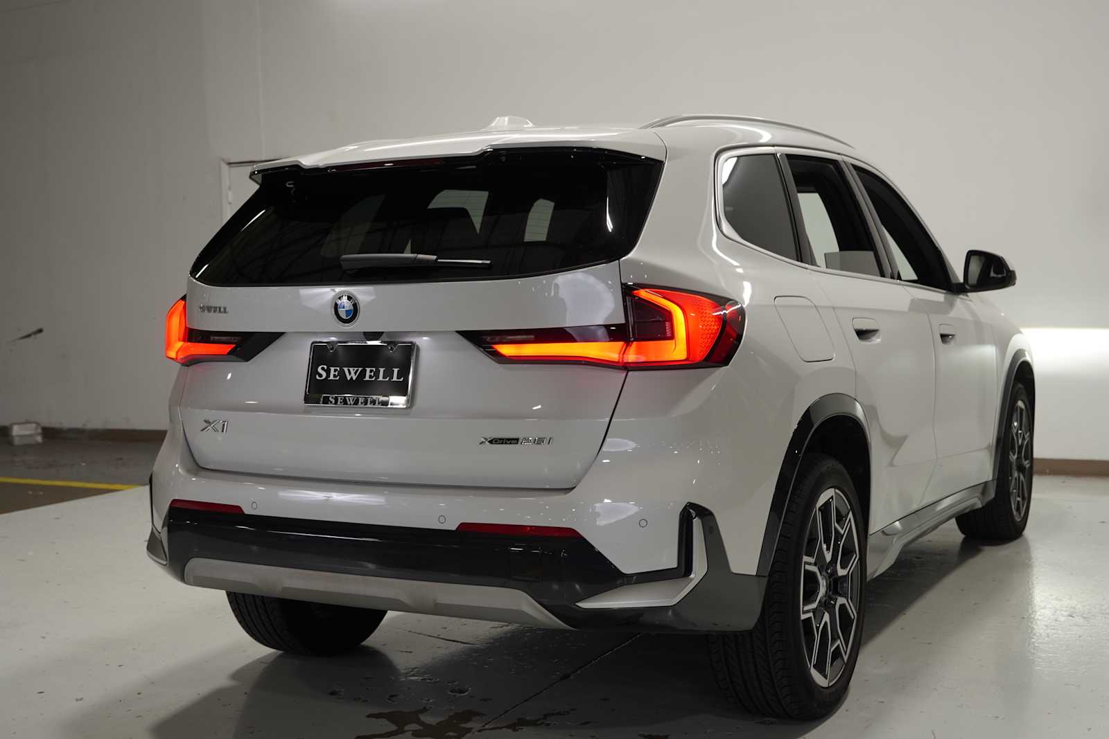 2025 Bmw X1 XDrive28i photo 4
