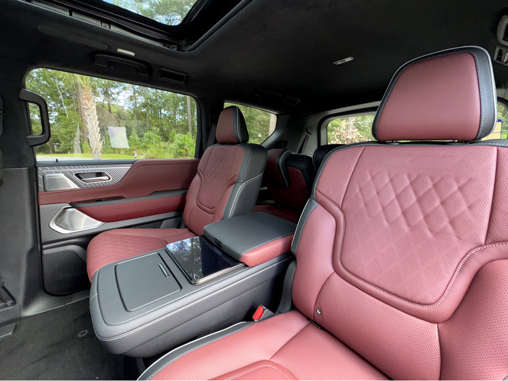 2026 Infiniti QX80 photo 26