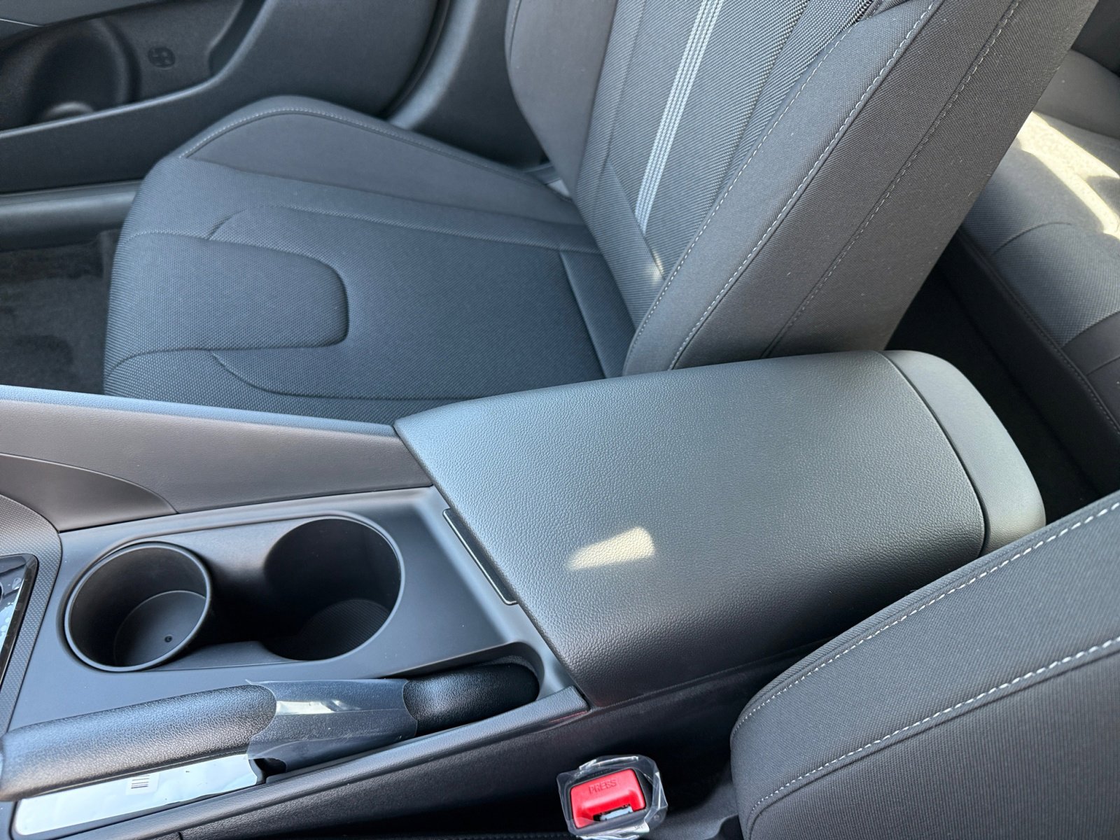 2025 Hyundai Elantra SE photo 14
