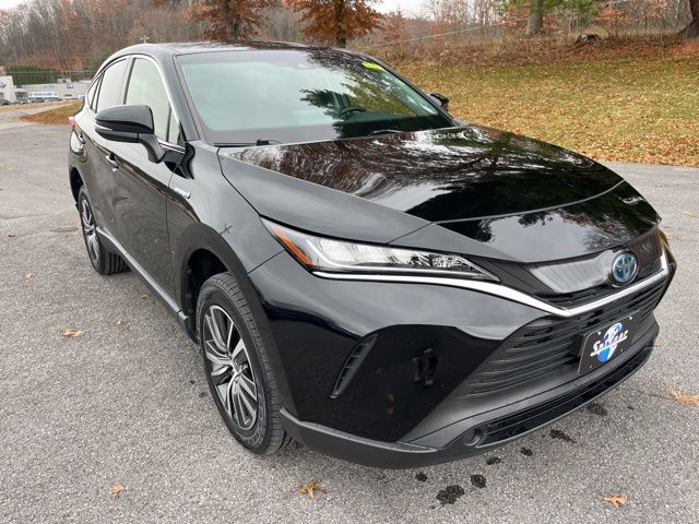 2021 Toyota Venza LE photo 2