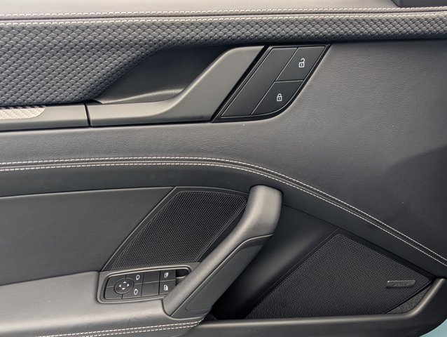 2022 Porsche 911 GT3 Touring photo 17